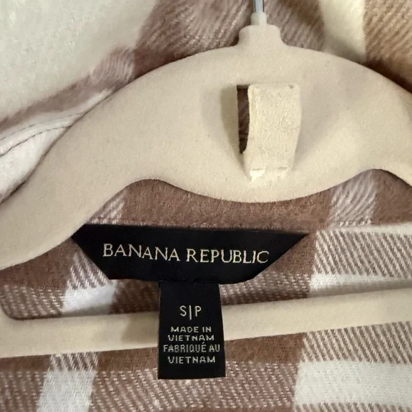 Banana Republic Tan and Cream Plaid Utility Jacket - Picture 2 of 9